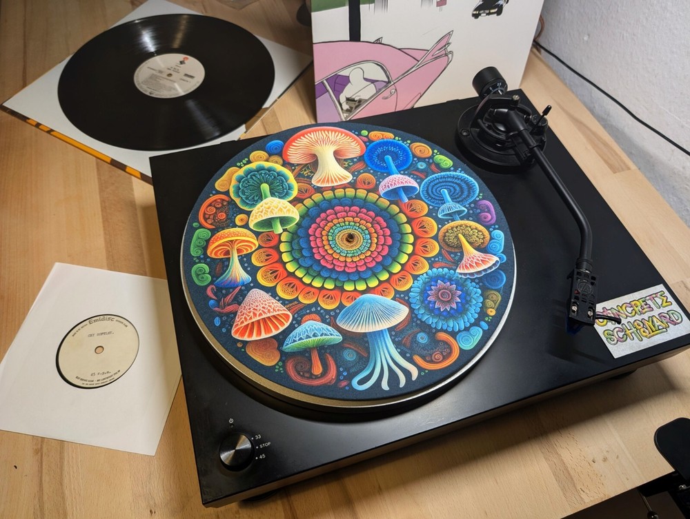 Magic Mushroom Felt Record Player Turntable Slipmat Psychedelic Hippy Bohemian