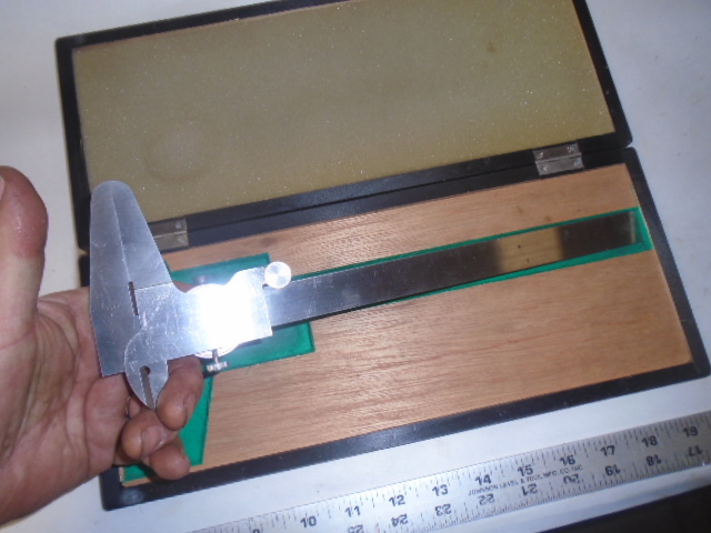MACHINIST LATHE MILL Machinist 8" Dial Caliper Gage Gauge in Case Peacock