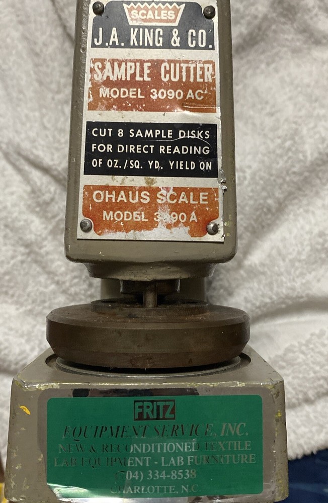 J.A. KING CO Mechanical Sample Cutter MODEL 3090AC