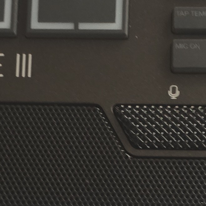 Akai Sampler & Sequencer Digital 16 Pads Touchscreen Built-in Effects Black