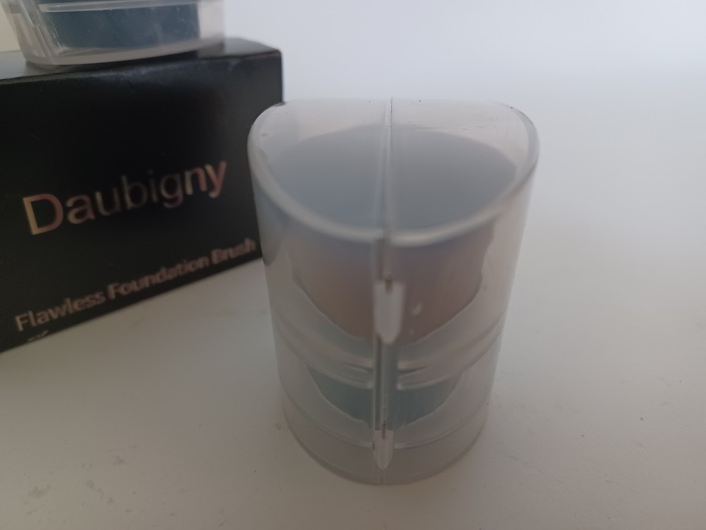 2- Daubigny Flawless Foundation Brush