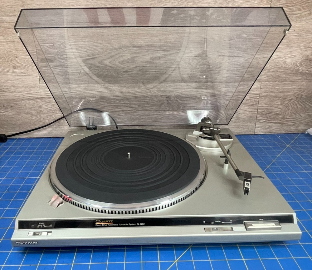 Technics direct drive auto-return turntable quartz SL-QD2