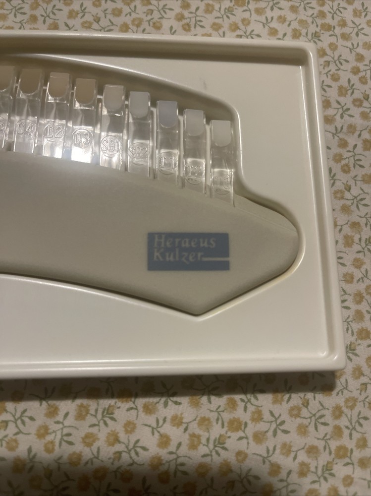 Heraeus Venus 2 Layer Shade Guide Universal