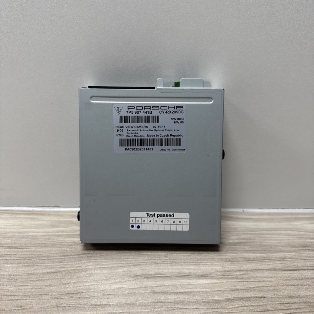 2011-2014 PORSCHE CAYENNE - REAR VIEW / Backup Camera Control Module
