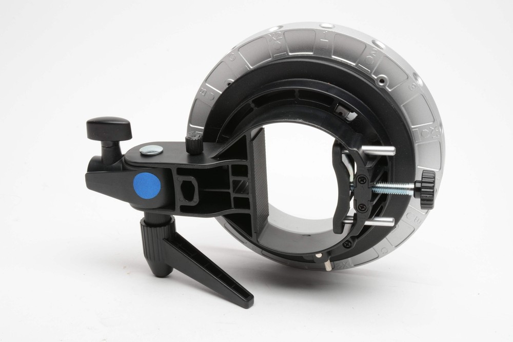 Godox Quick-Mount Bracket for Bowens Mount, flashes to soft boxes