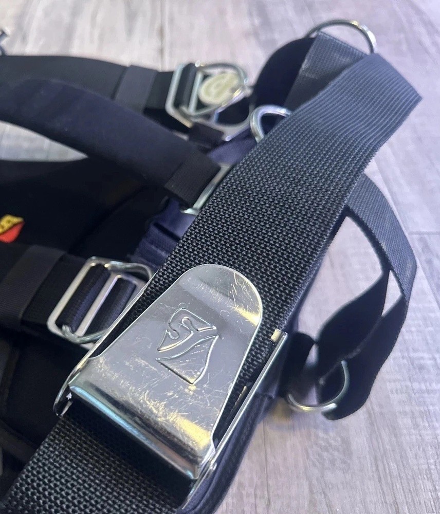Dive Rite Transpac XT Harness, Gently Used. Size 17” Medium (T3300 Soft Pack)