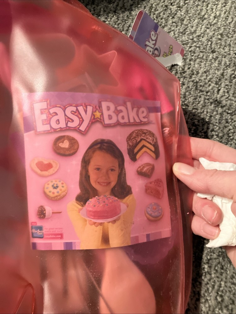 2006 Hasbro Easy Bake Essentials Basic Beginning Set Includes 13 Pieces ~ NWTs