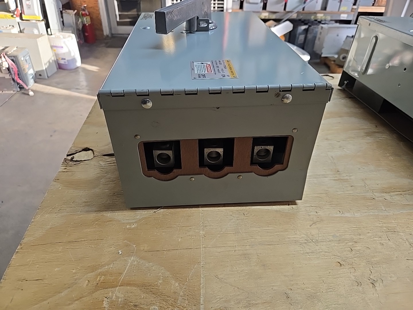 V7F3604 Siemens I-T-E 200 amp 600V WITH MOUNTING KIT