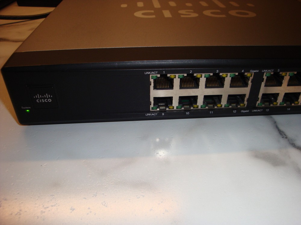 Cisco SR2016 V2.2 16-Port Unmanaged Rack-Mount Ethernet Switch