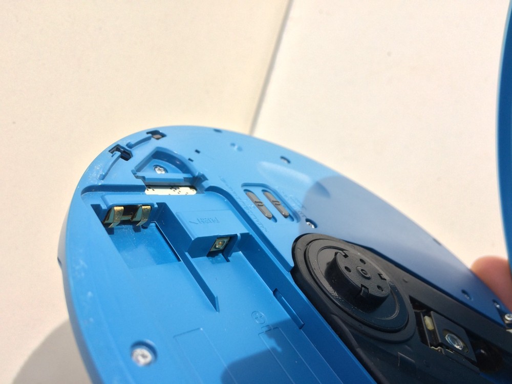 Sony D-EJ700 CD Walkman Portable CD Player Discman blue working all