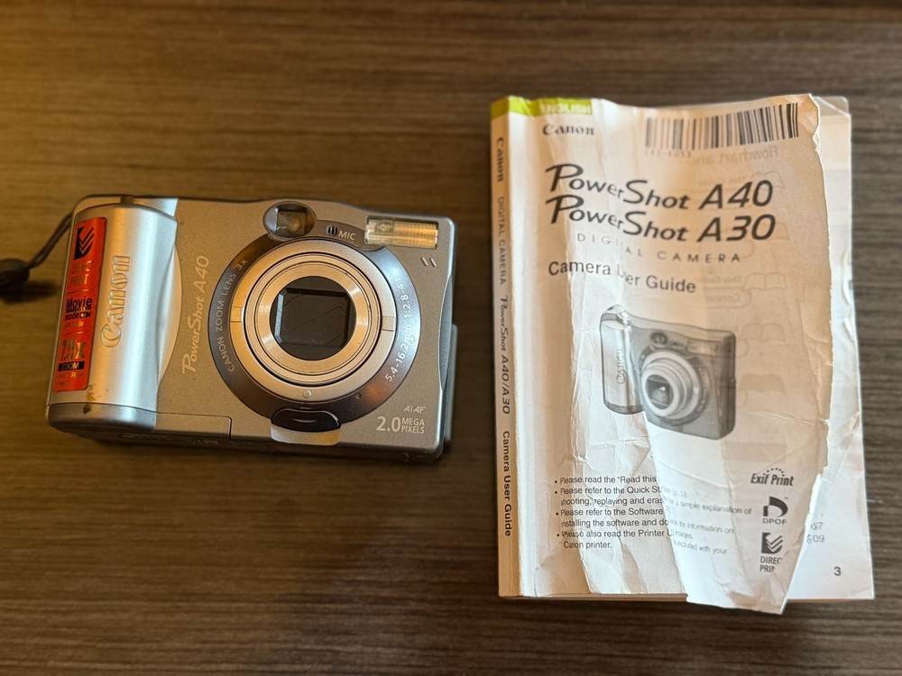 Canon PowerShot A40 2.0MP Digital Camera w/ Case & Manual – Powers On