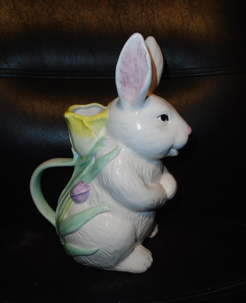 NWT CERAMIC KUNG SHIN CO. CERAMIC EASTER RABBIT PITCHER