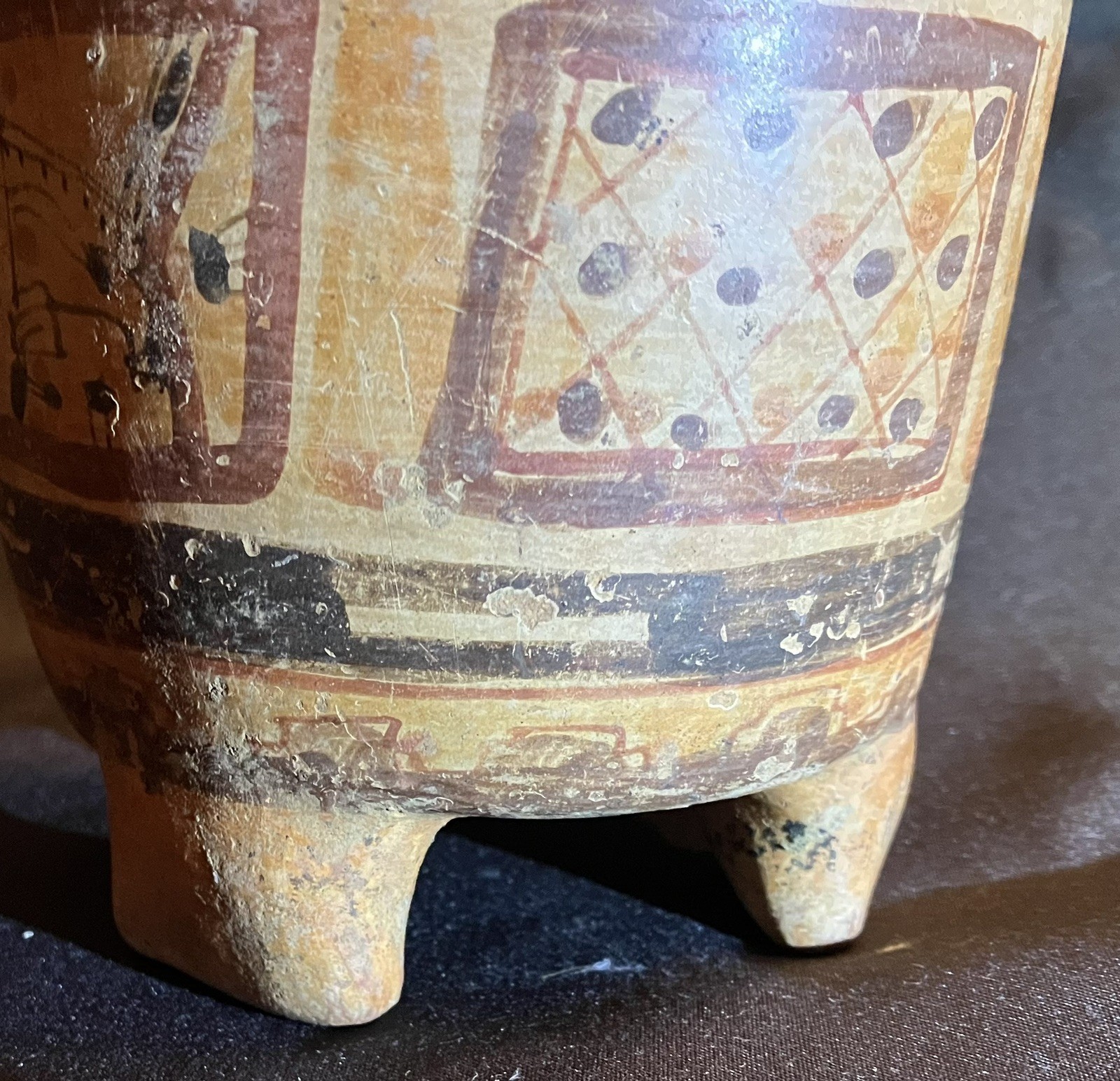 Authentic Pre-Columbian painted Mayan Rattle Leg Ulua Pottery Jar 600-800 AD