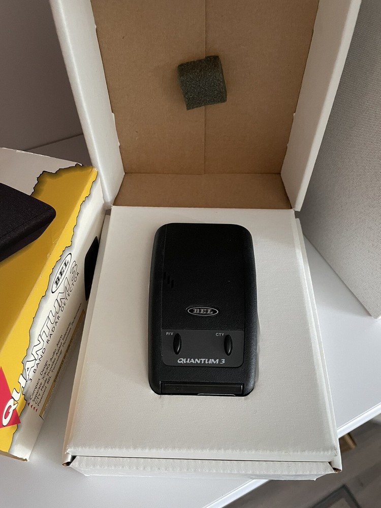 BEL QUANTUM 3 Band Radar Detector Model 922 Complete With Box!