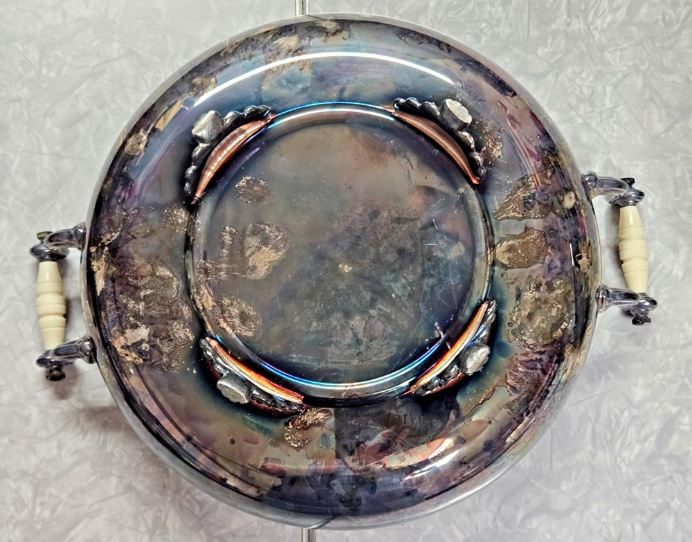 Vintage silverplate covered divided server w/ Glasbake insert 9.5" footed