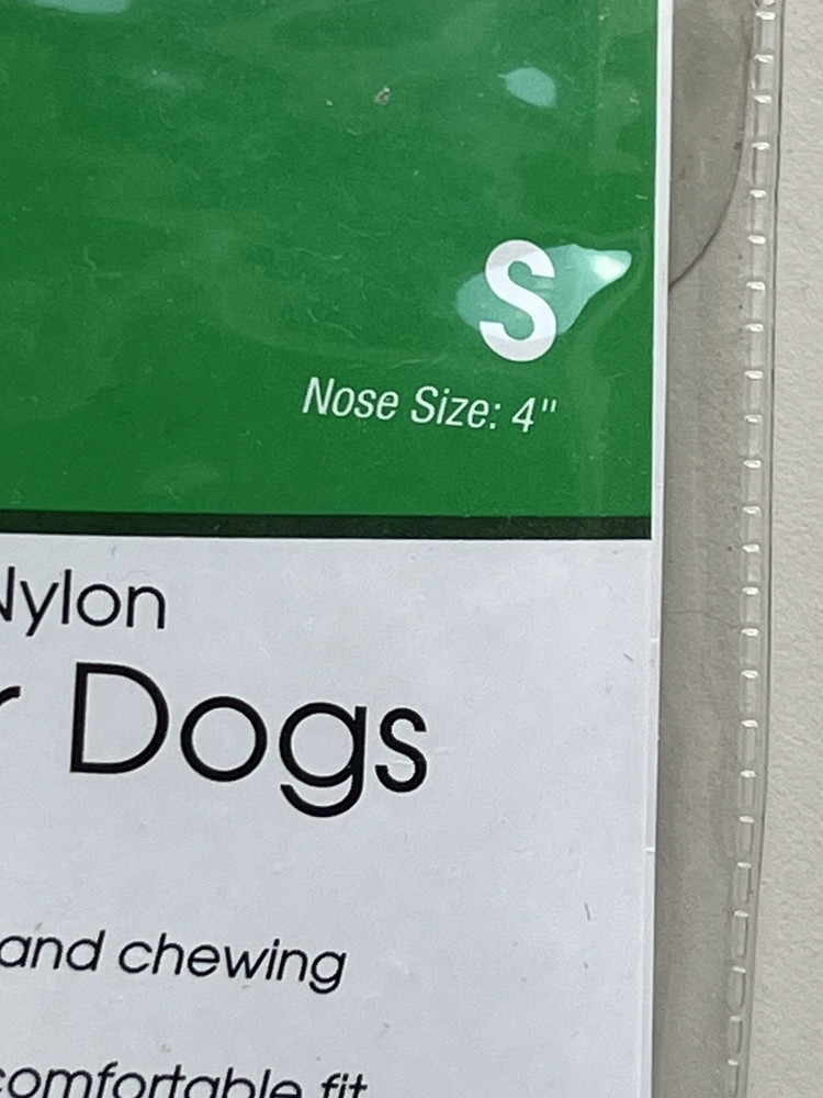 NEW NIP MASTER PAWS NYLON WITH POLYPROPYLENE WEBBING MUZZLE FOR DOGS SIZE SMALL