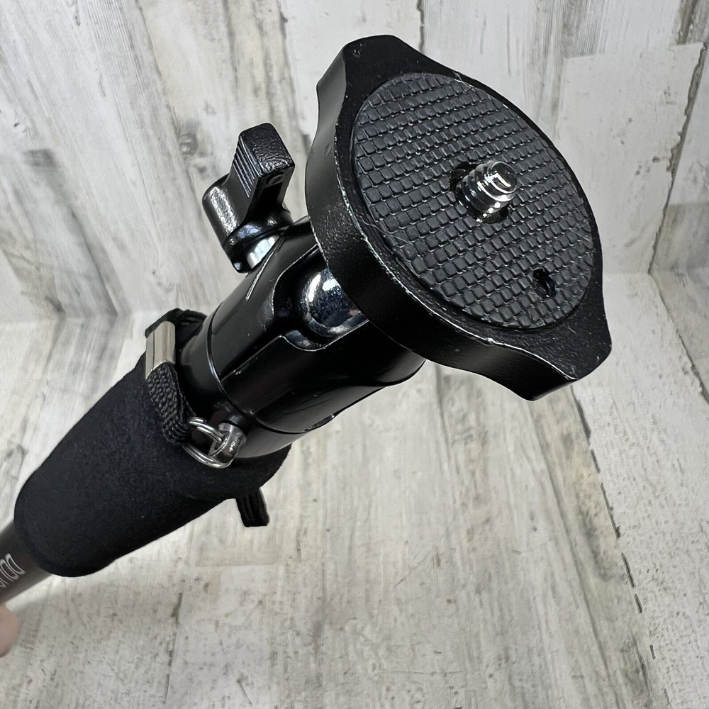 Dolica ST-1100 68" Lightweight Camera Monopod w/ Case