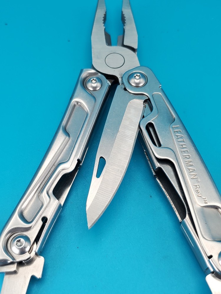 Leatherman Rev 3.8" Multi-Tool, Stainless!