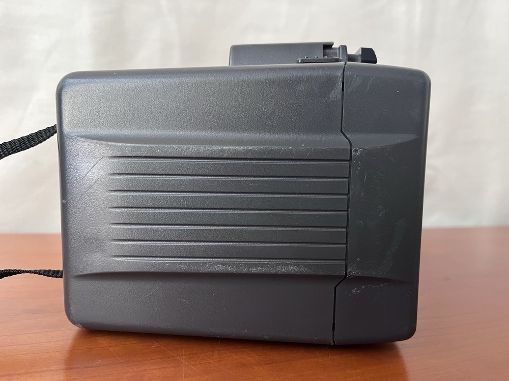 Vintage Polaroid One Step Talking Flash Camera 600 Black W/Strap *Untested