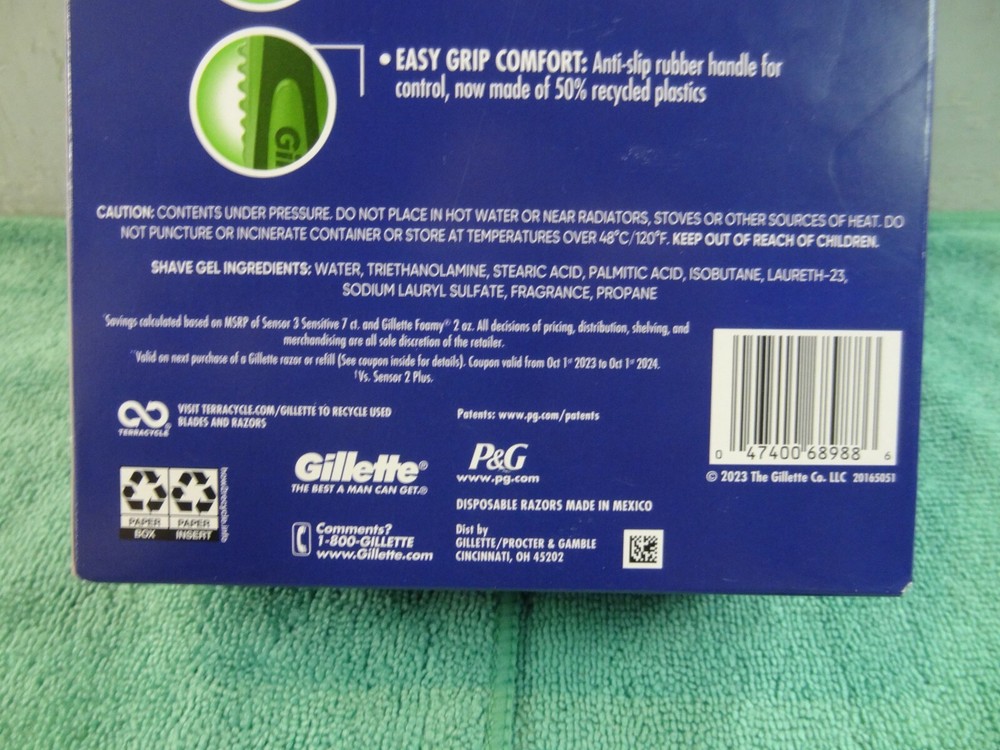 GILLETTE Sensor 3 Sensitive Gift Pack 7 Disposable 3-Blade Razors & Shave Foam