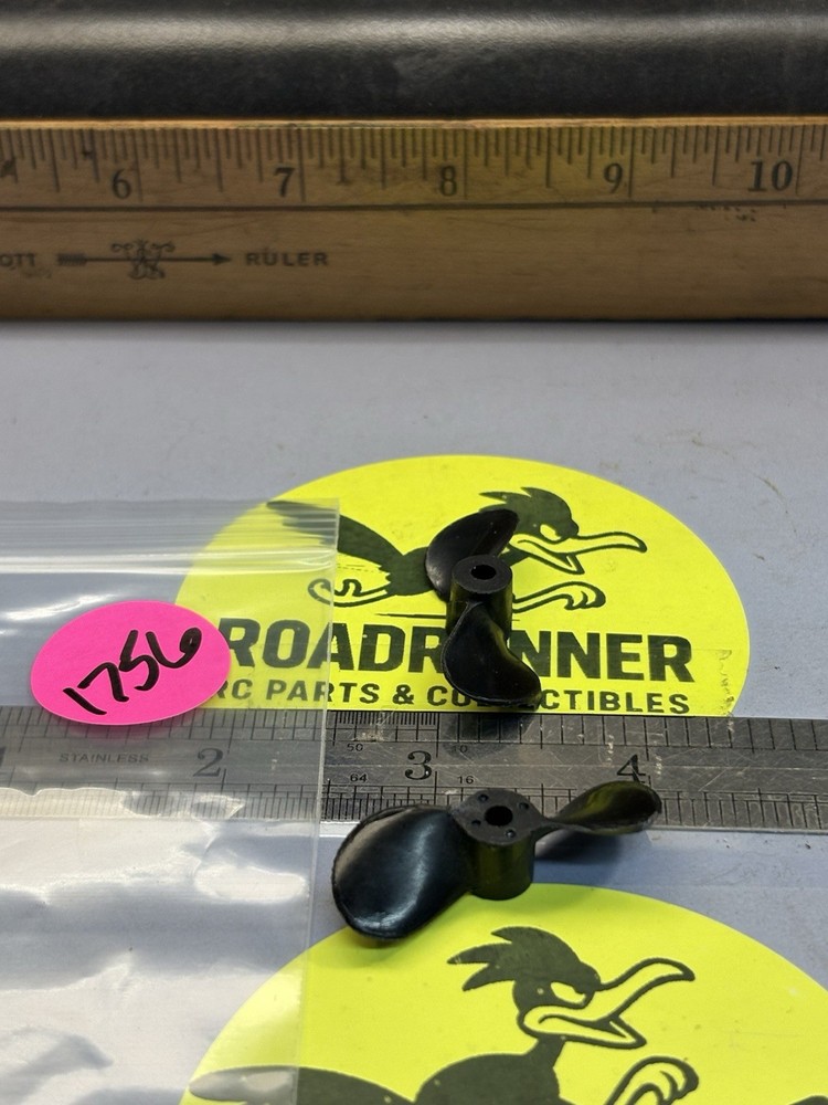 RC BOAT PROPS LOT / NEW