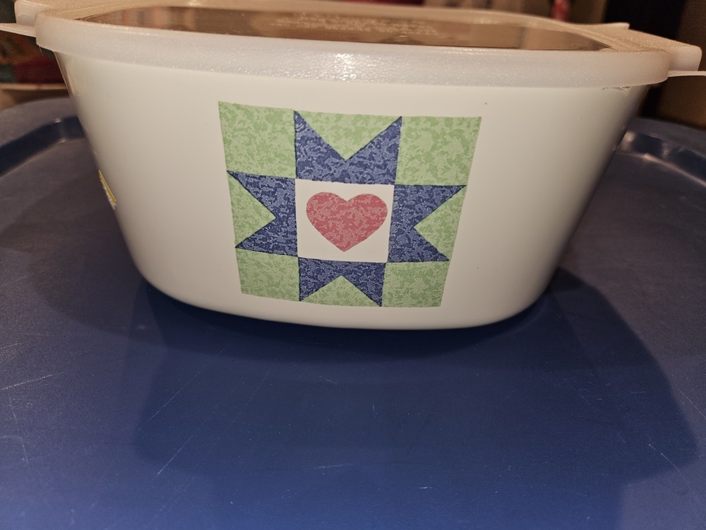 Corning Ware 3L Baking Casserole Quilt Pattern w Plastic Cover