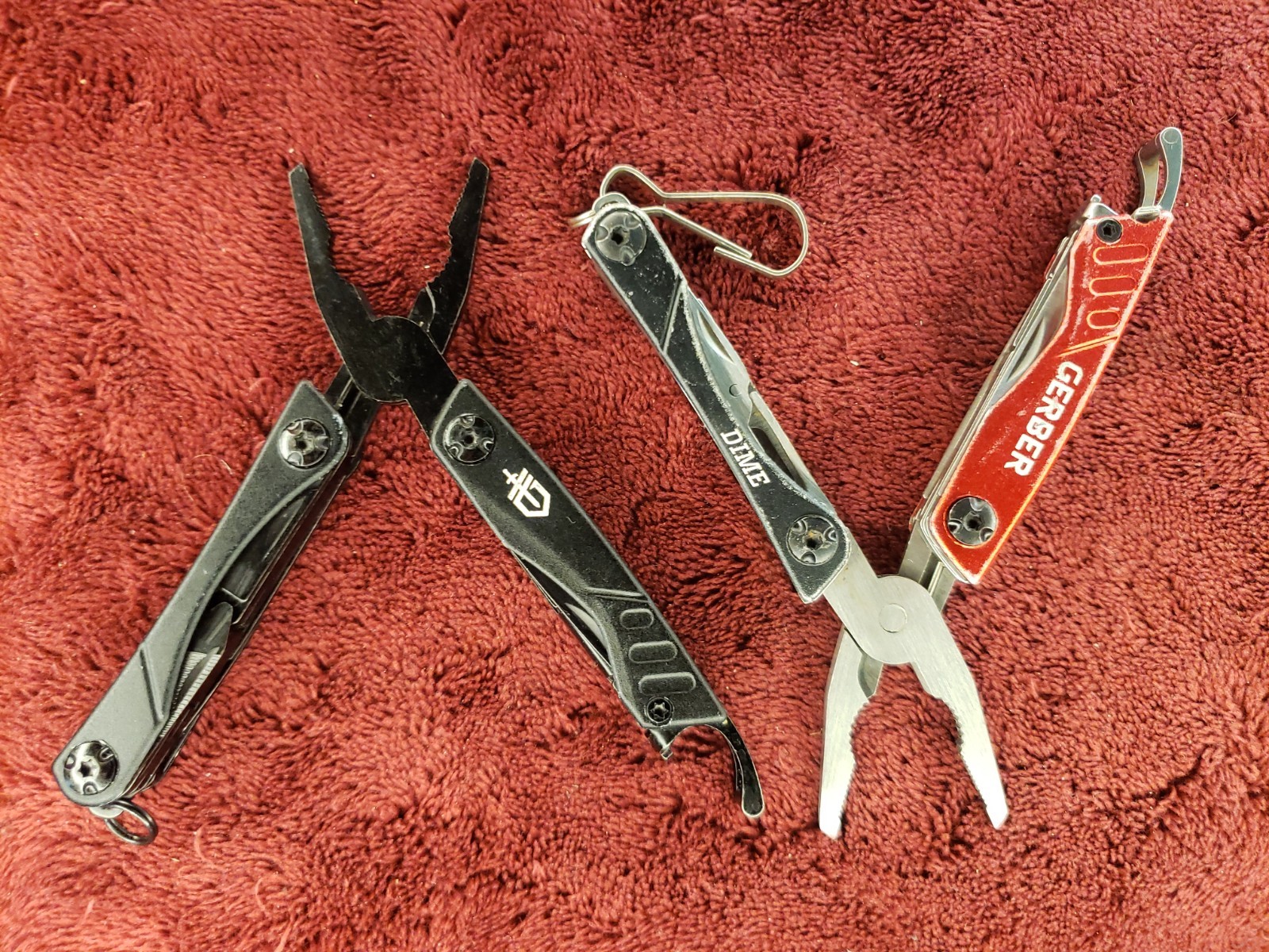 🔪🔪 Lot of 2 Gerber Multi Tool Dime multiplier Black & Red