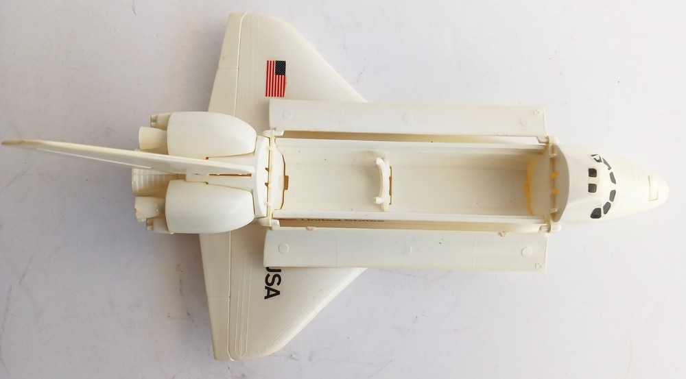 Monogram Space Shuttle Challenger Snap Tite Model Kit #1014 Built 1983 Vintage