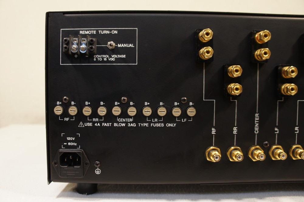 CONRAD JOHNSON MF-5600 POWER AMPLIFIER