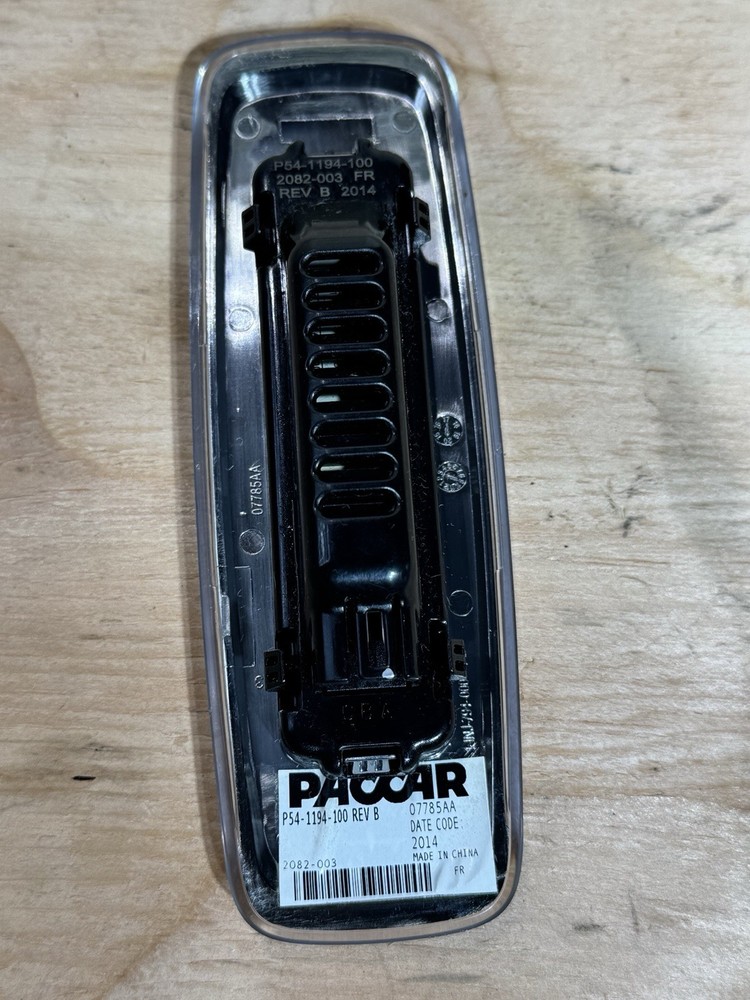 Paccar P54-1194-100 T680 Sleeper Dome Light