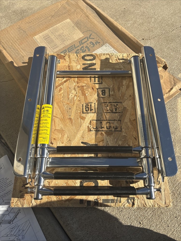 Garelick Locking Under Platform Sliding Ladder Model 12.643