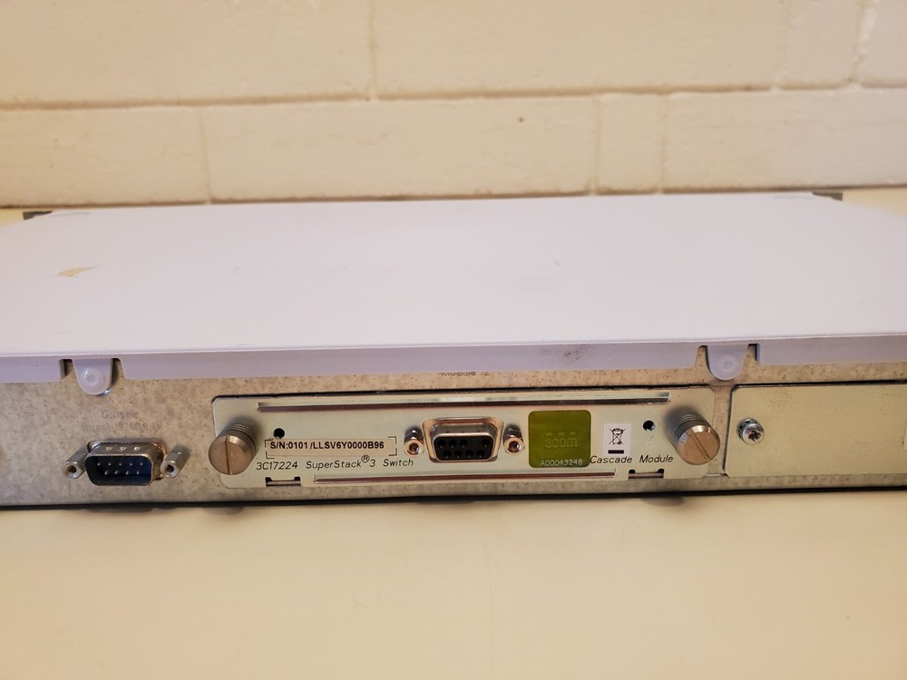 3COM SWITCH 4400 SUPERSTACK 3 3C17204 RACK 48-PORT with CASCADE EXTENDER 3C17226