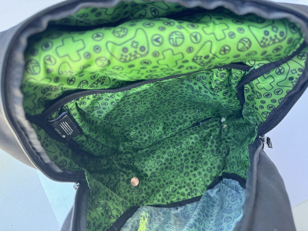 Bioworld 2019 Microsoft Xbox Backpack Black Green
