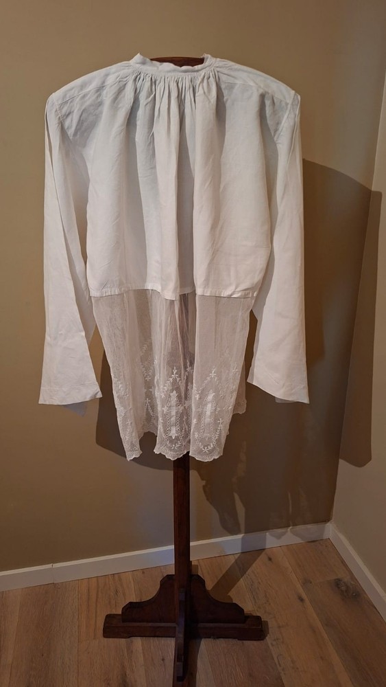 2x Beautiful surplis whit lace