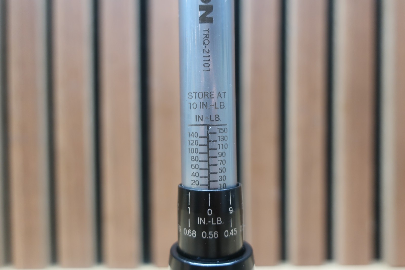 TEKTON TRQ-21101 | 1/4 Inch Drive Dual-Direction Micrometer Torque 10-150 in-lb