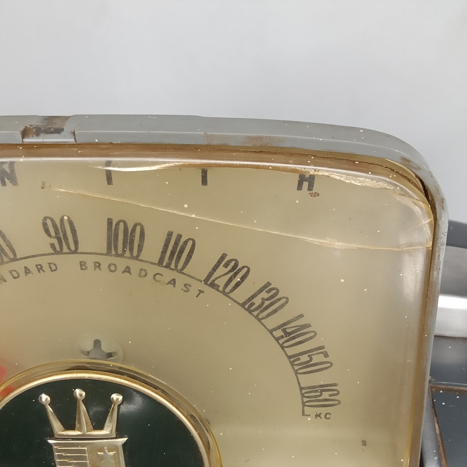 WWII Era Bakelite Portable AM Radio Zenith Tip-Top Holiday Gray 1940s