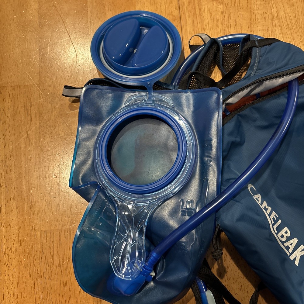 CamelBak Hydrobak Lightweight Bike Hydration Pack 32oz Bladder Minimalist