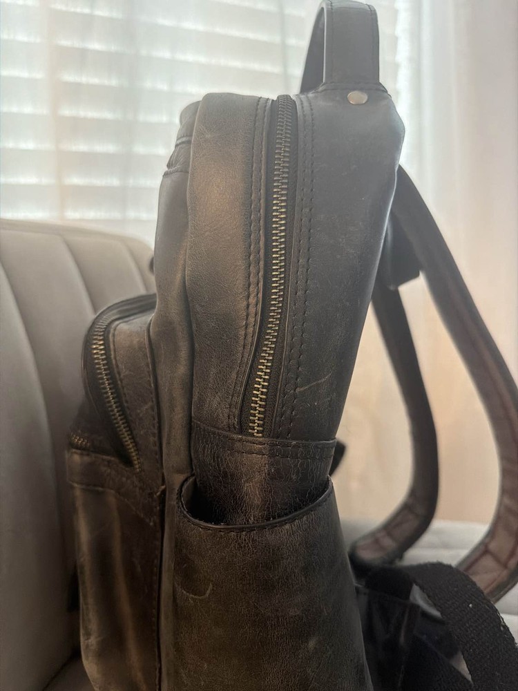 Rawlings Estonia Leather Vintage Backpack. Missing tab on zipper