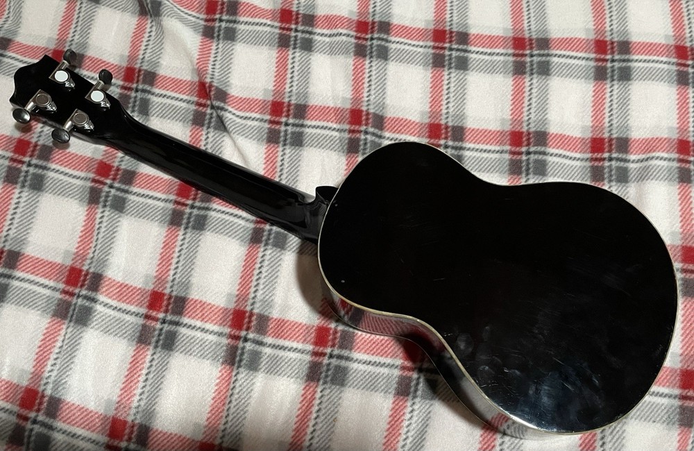 Lanikai Ukulele - Black Electric