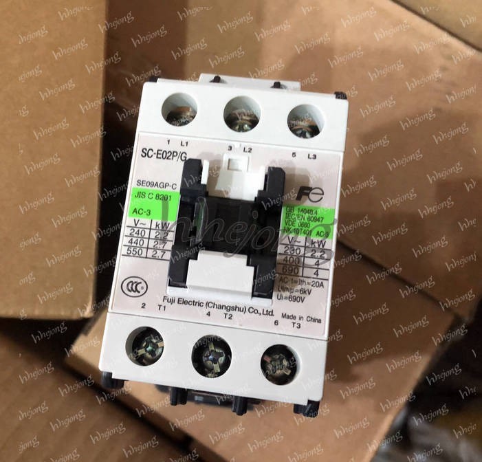 One New Fuji DC Contactor SC-E02P/G DC220V