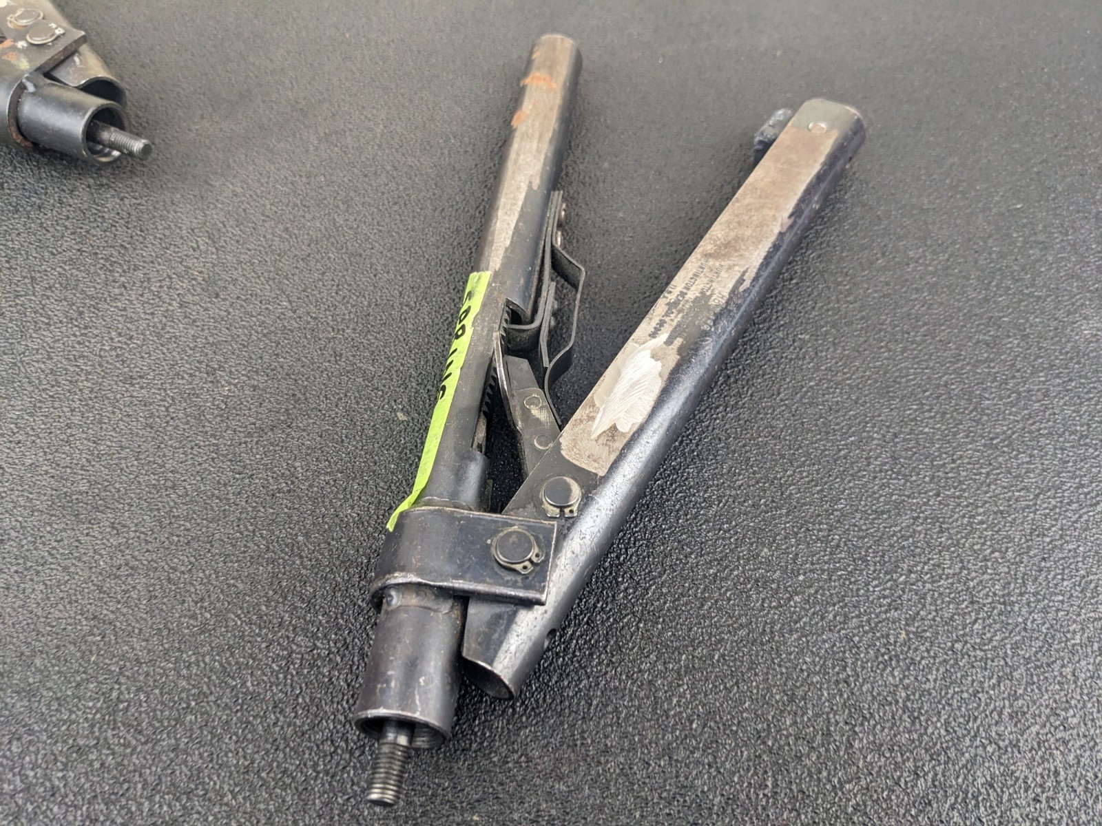 #bl614 Huntington Beach 4pc HBM 122 Rivet Gun Hand Riveter Pulling Aircraft Tool