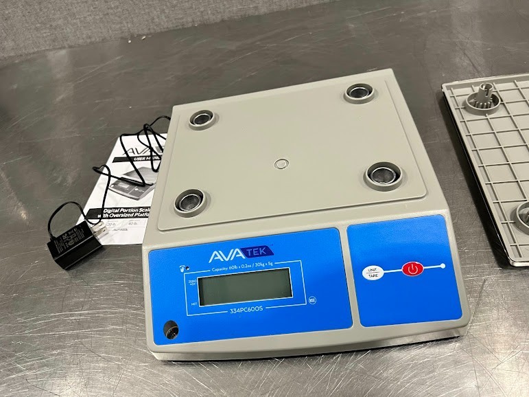 AvaTek PC60OS 60 lb. Digital Portion Control Scale with an Oversized Platform