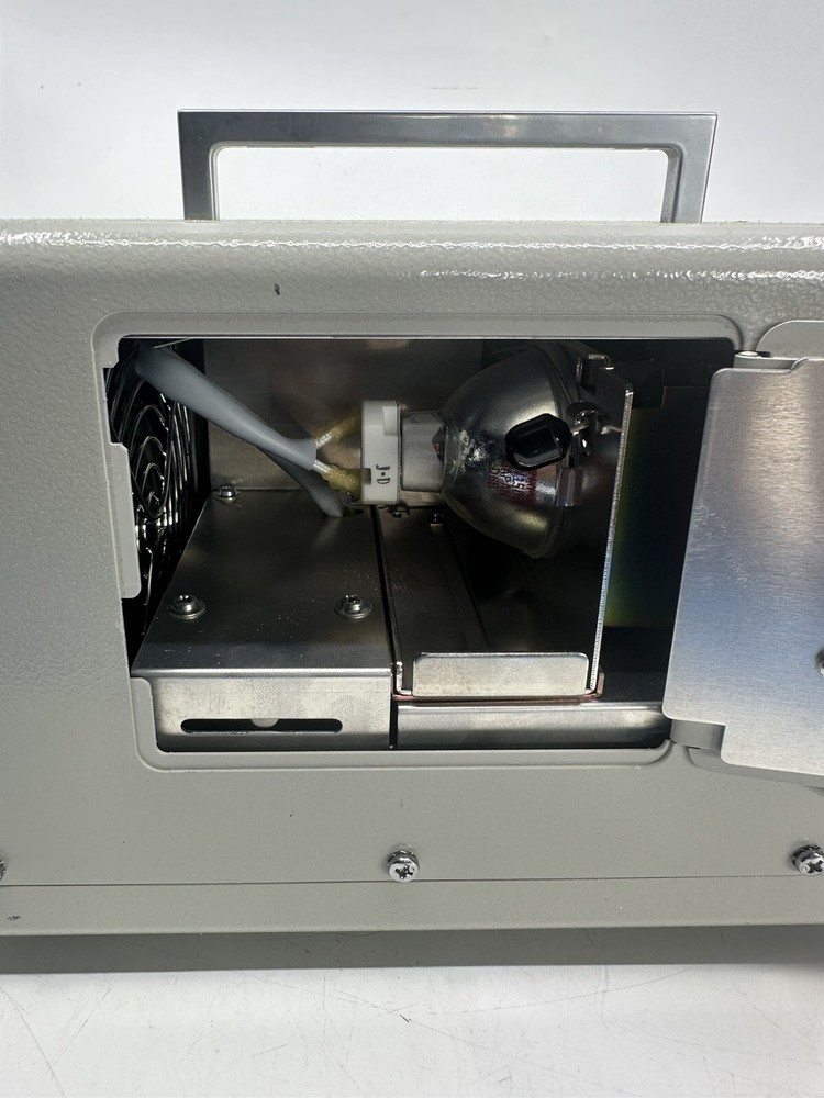 OLYMPUS HALOGEN LIGHT SOURCE CLK-4 Powers On But Not Properly Tested.