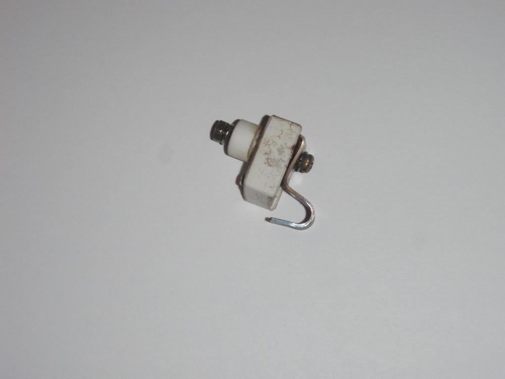 Mount for Heating Element in Welbilt Bread Machine Model ABM4000 only