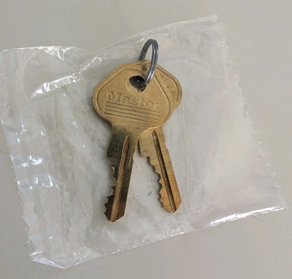 Master Lock 6835KALTRED 3'' Shackle Padlock