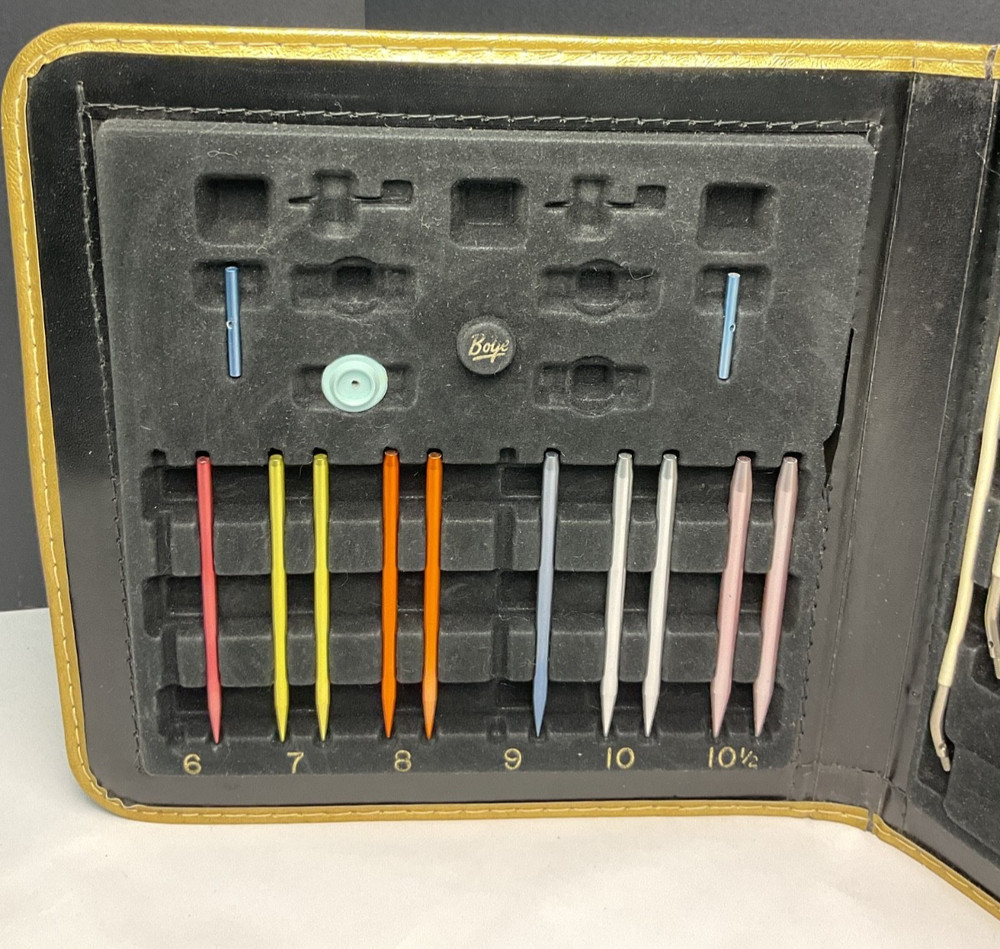 BOYE Needle Master Kit Circular Knitting Needle Kit 2 Cases Incomplete