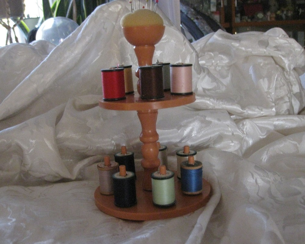Unique! ~ THREAD CADDY/CAROUSEL & 12 SMALL SPOOLS OF THREADS
