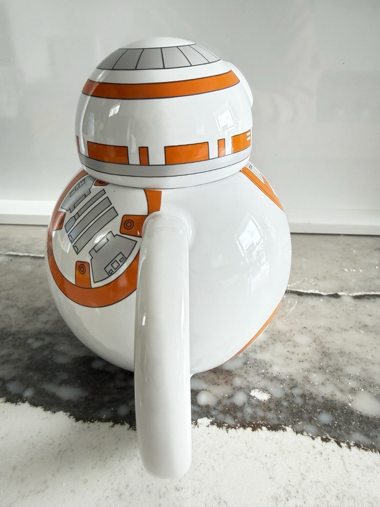 NWT DISNEY STAR WARS BB-8 MUG