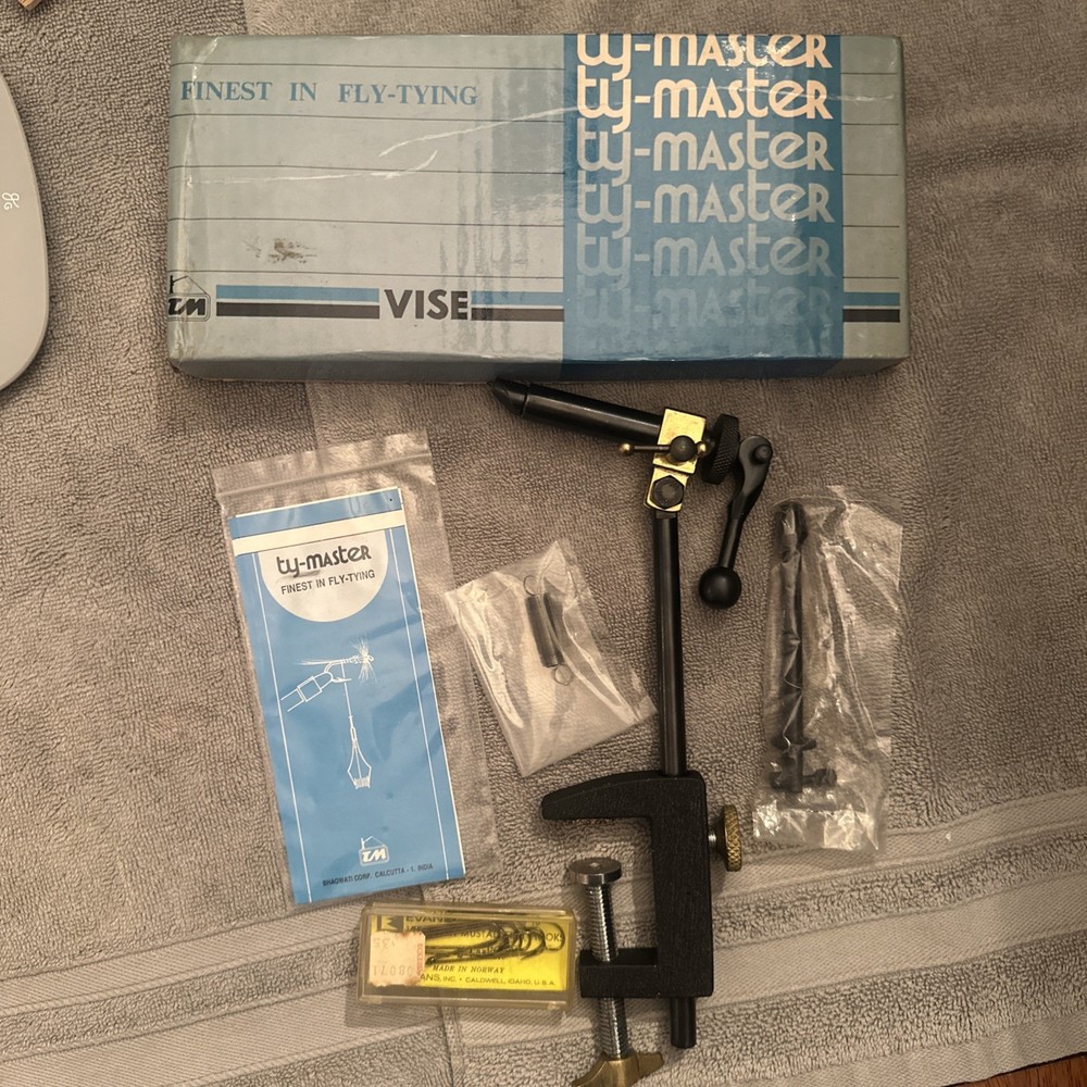 Ty-Master Fly-Tying Vise And Hooks