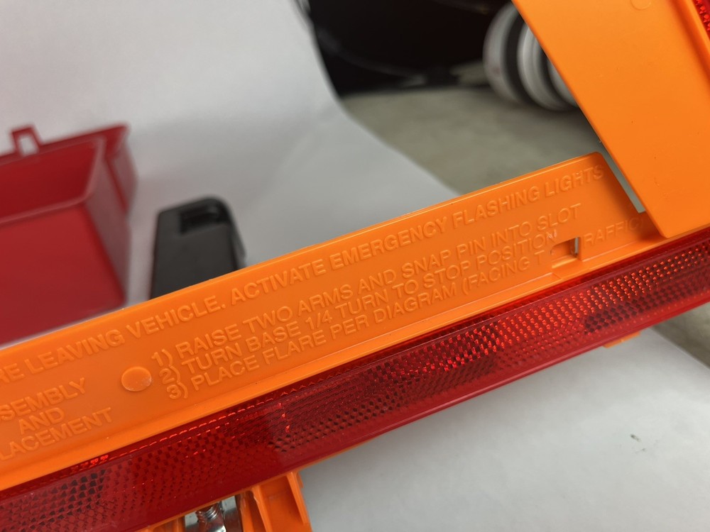 James King & Co. Warning Triangle Kit Model 1005 Road Flares